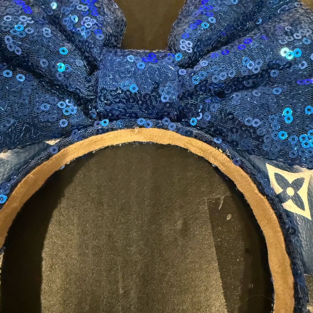 Custom Minnie Mouse ears - Picture 2 of 4